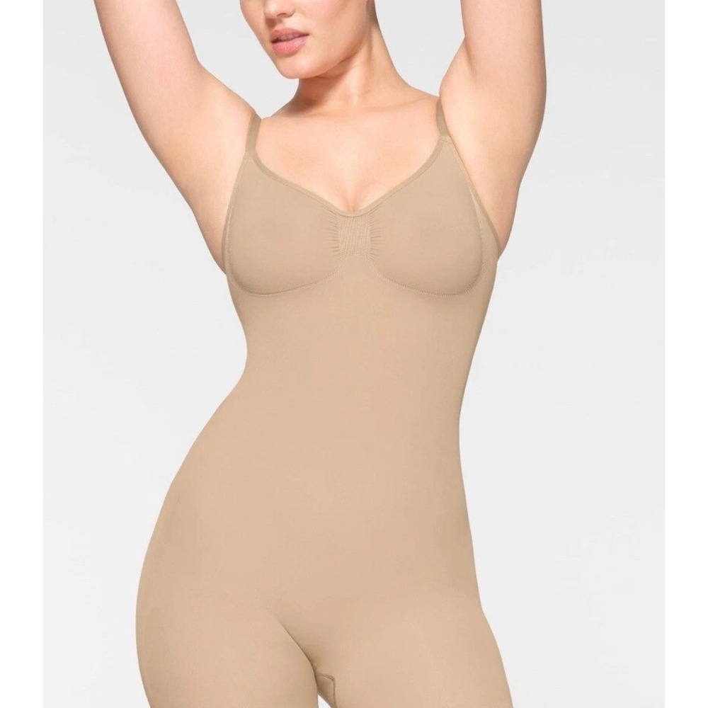 New Skims XXS Women's Scoop Neck Seamless Sculpt Mid-Thigh Bodysuit Clay NWOT